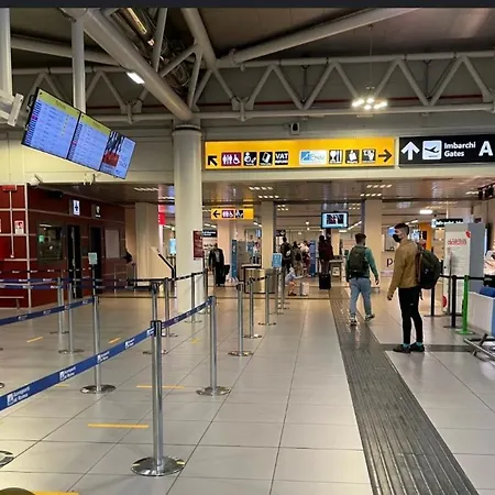 Luxe -15min Termini, Airport And Train Station - Appartamento Ciampino
